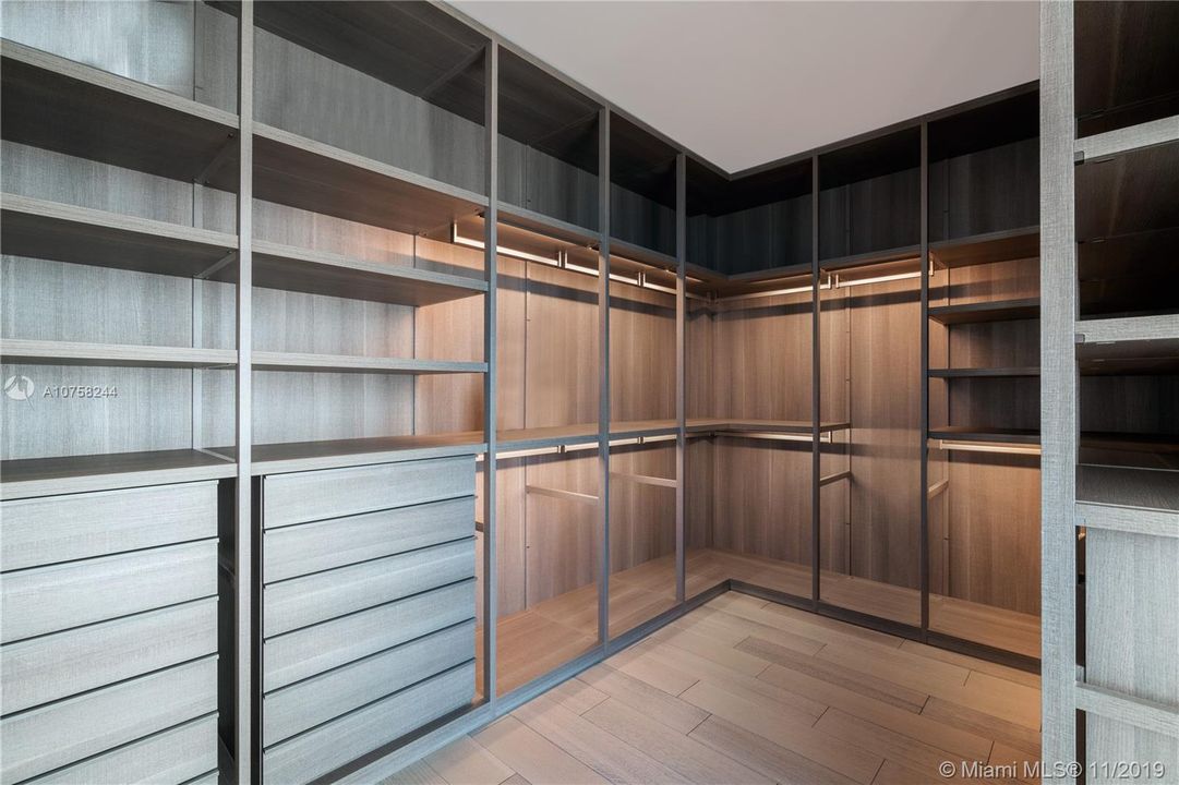 Recently Sold: $29,500,000 (5 beds, 5 baths, 6807 Square Feet)