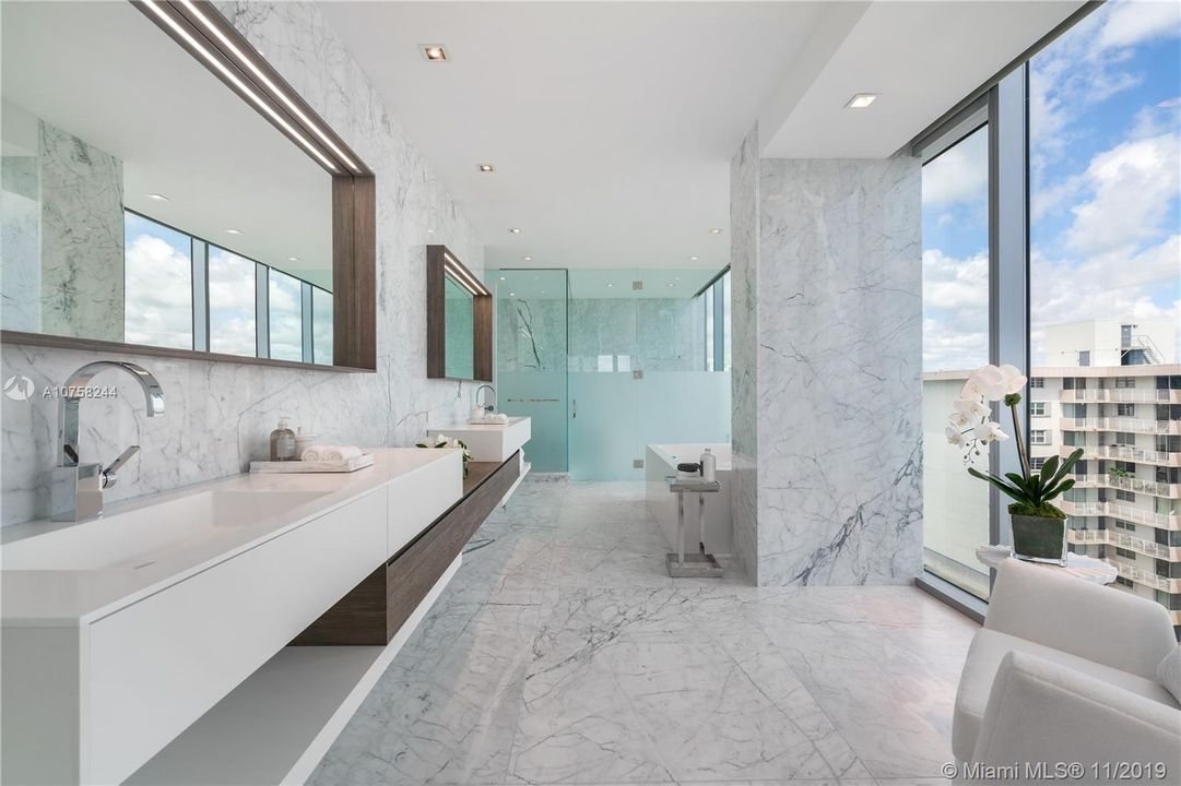 Recently Sold: $29,500,000 (5 beds, 5 baths, 6807 Square Feet)