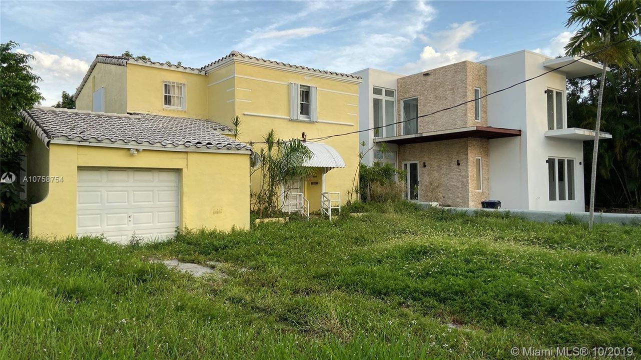 Vendido Recientemente: $650,000 (4 camas, 3 baños, 1900 Pies cuadrados)
