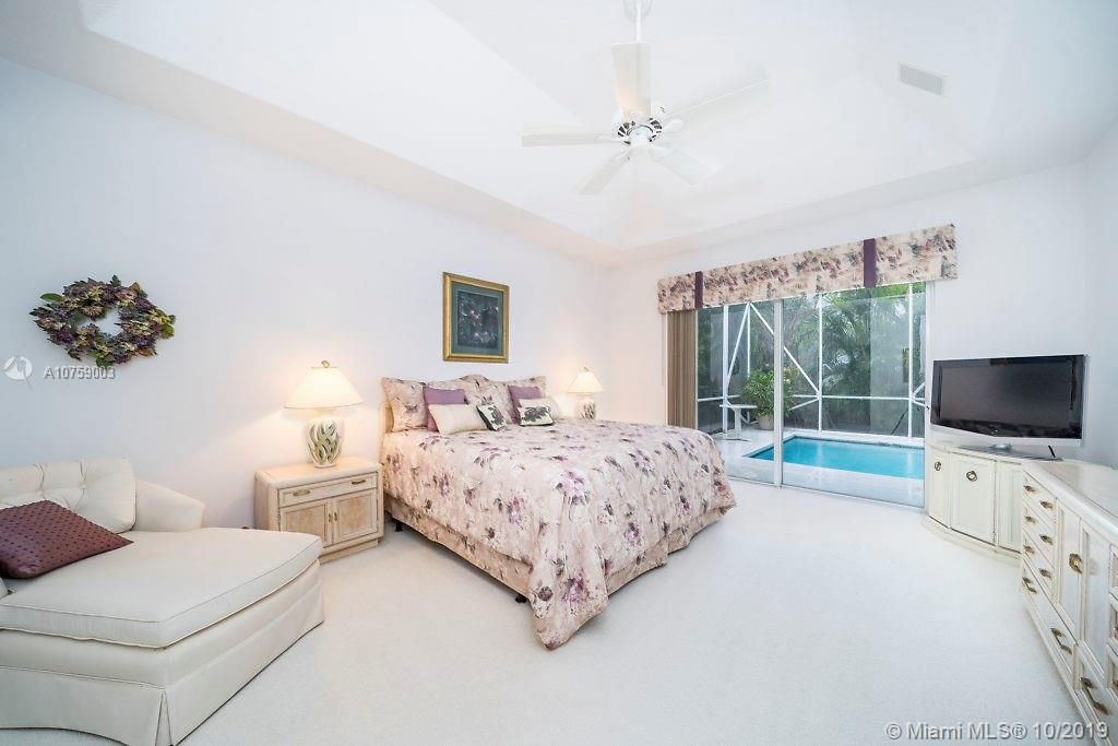 Vendido Recientemente: $1,450,000 (3 camas, 3 baños, 2732 Pies cuadrados)