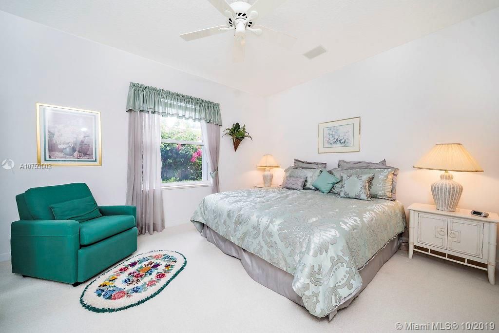 Vendido Recientemente: $1,450,000 (3 camas, 3 baños, 2732 Pies cuadrados)