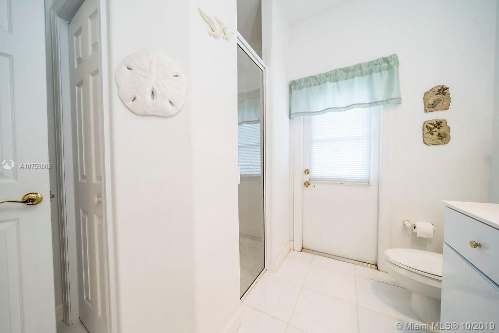 Vendido Recientemente: $1,450,000 (3 camas, 3 baños, 2732 Pies cuadrados)