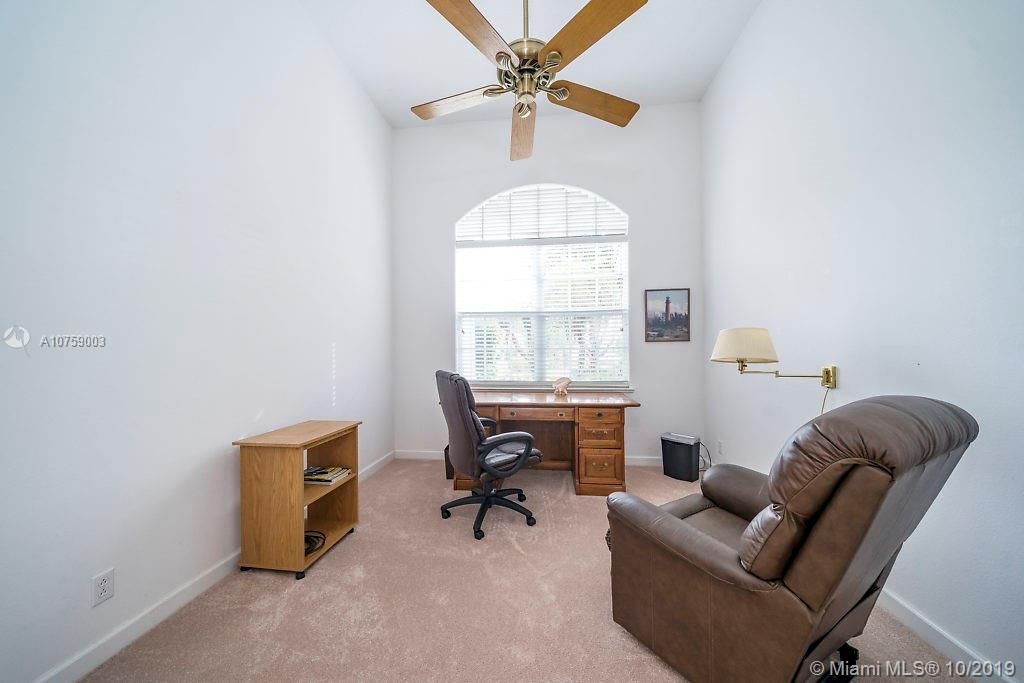 Vendido Recientemente: $1,450,000 (3 camas, 3 baños, 2732 Pies cuadrados)