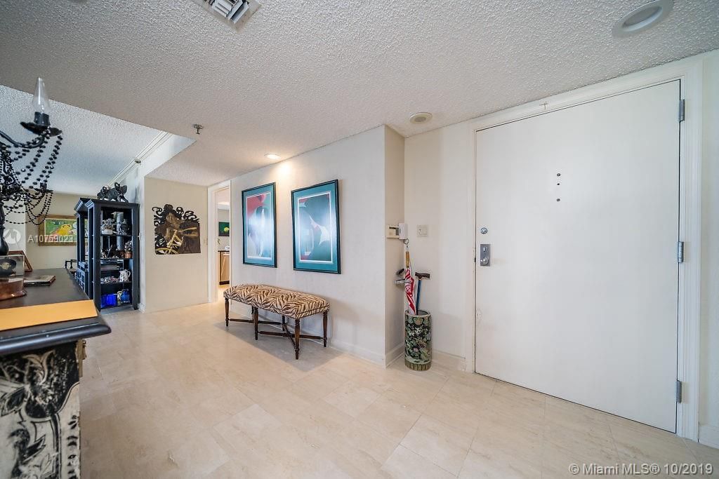 Recently Sold: $1,995,000 (3 beds, 3 baths, 3012 Square Feet)