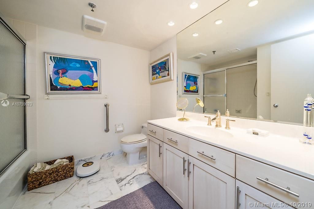 Recently Sold: $1,995,000 (3 beds, 3 baths, 3012 Square Feet)