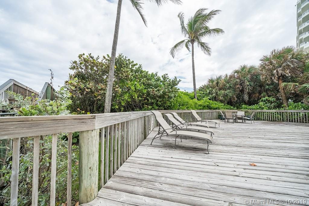Recently Sold: $1,995,000 (3 beds, 3 baths, 3012 Square Feet)