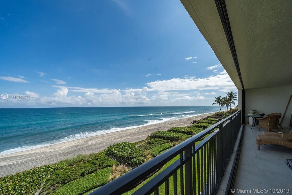 Recently Sold: $1,995,000 (3 beds, 3 baths, 3012 Square Feet)