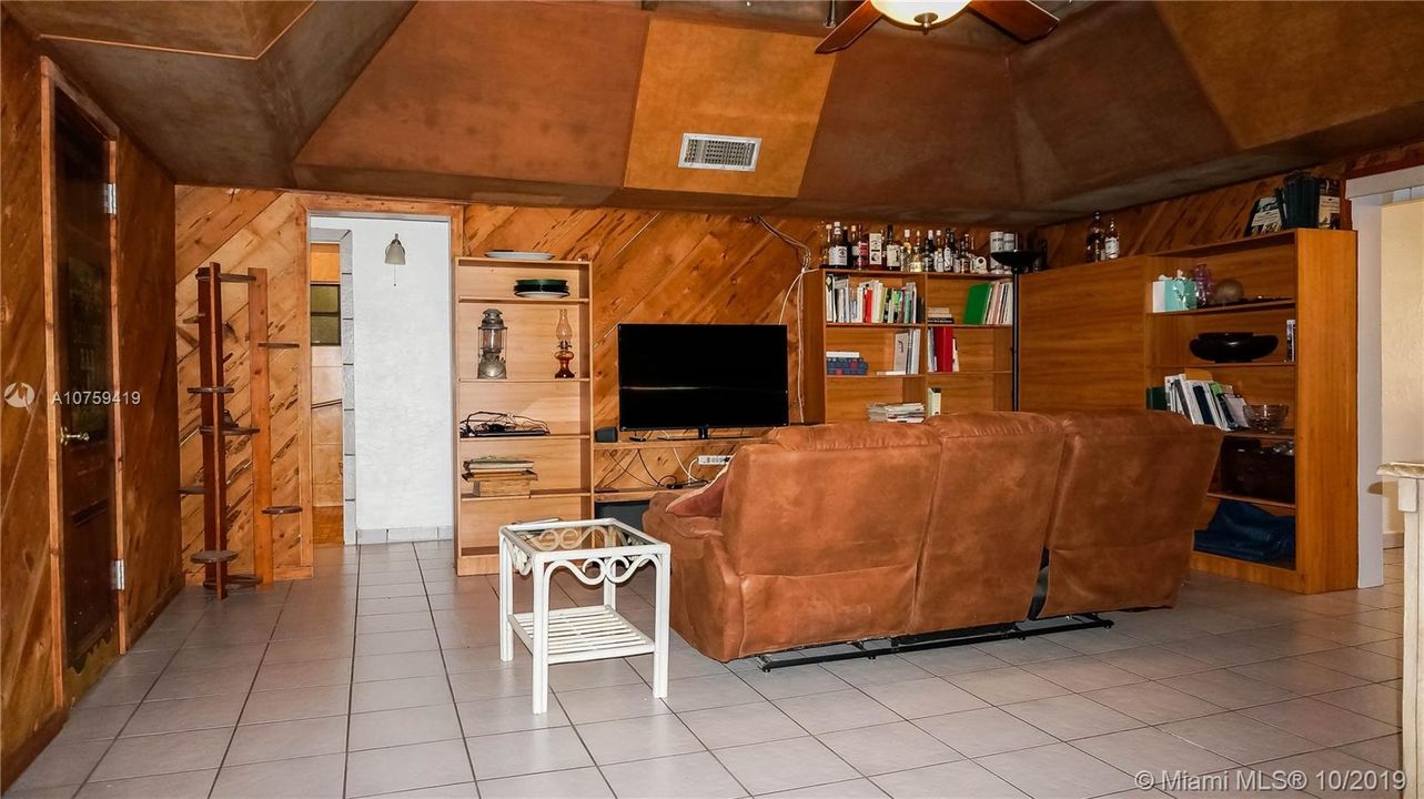 Vendido Recientemente: $430,000 (3 camas, 2 baños, 1764 Pies cuadrados)