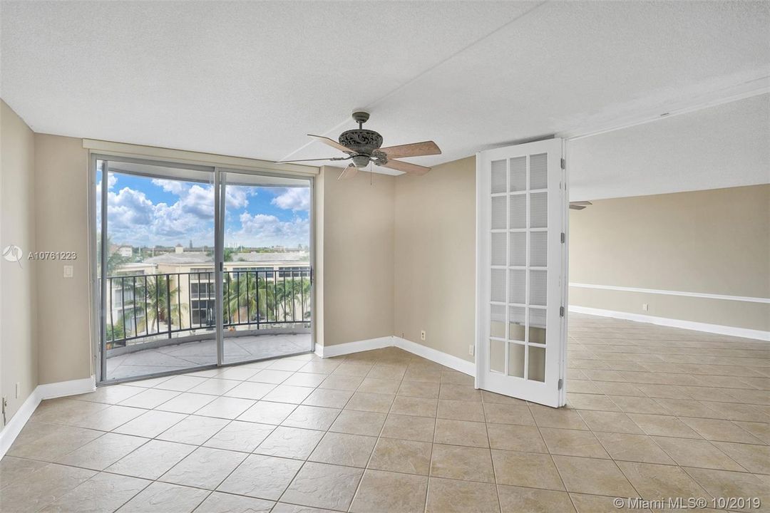 Vendido Recientemente: $288,000 (2 camas, 2 baños, 1450 Pies cuadrados)