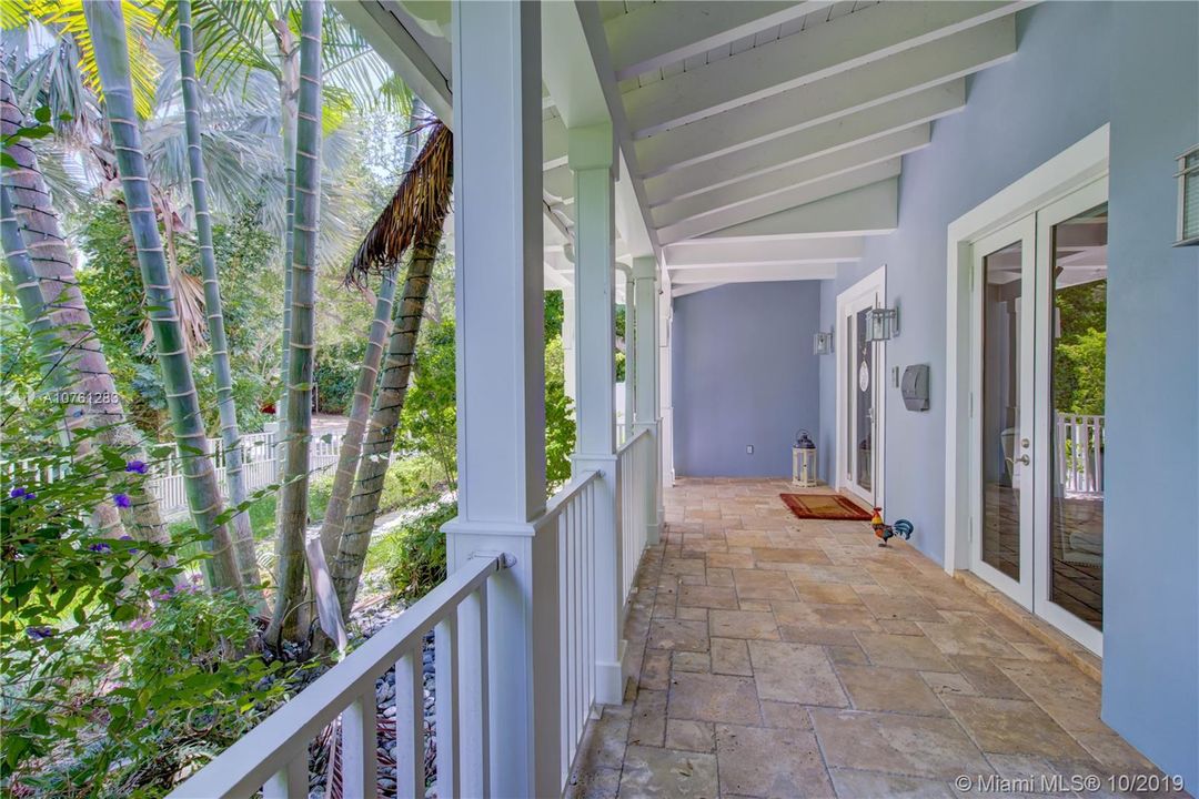 Vendido Recientemente: $1,895,000 (5 camas, 5 baños, 3346 Pies cuadrados)