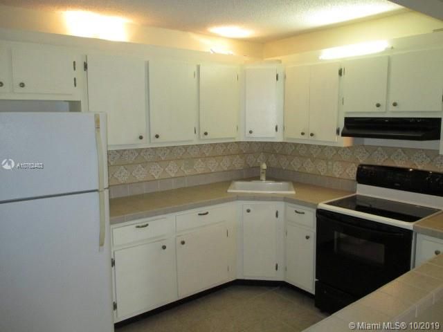 Recently Sold: $59,900 (1 beds, 1 baths, 639 Square Feet)