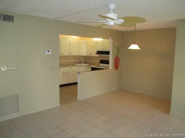 Recently Sold: $59,900 (1 beds, 1 baths, 639 Square Feet)