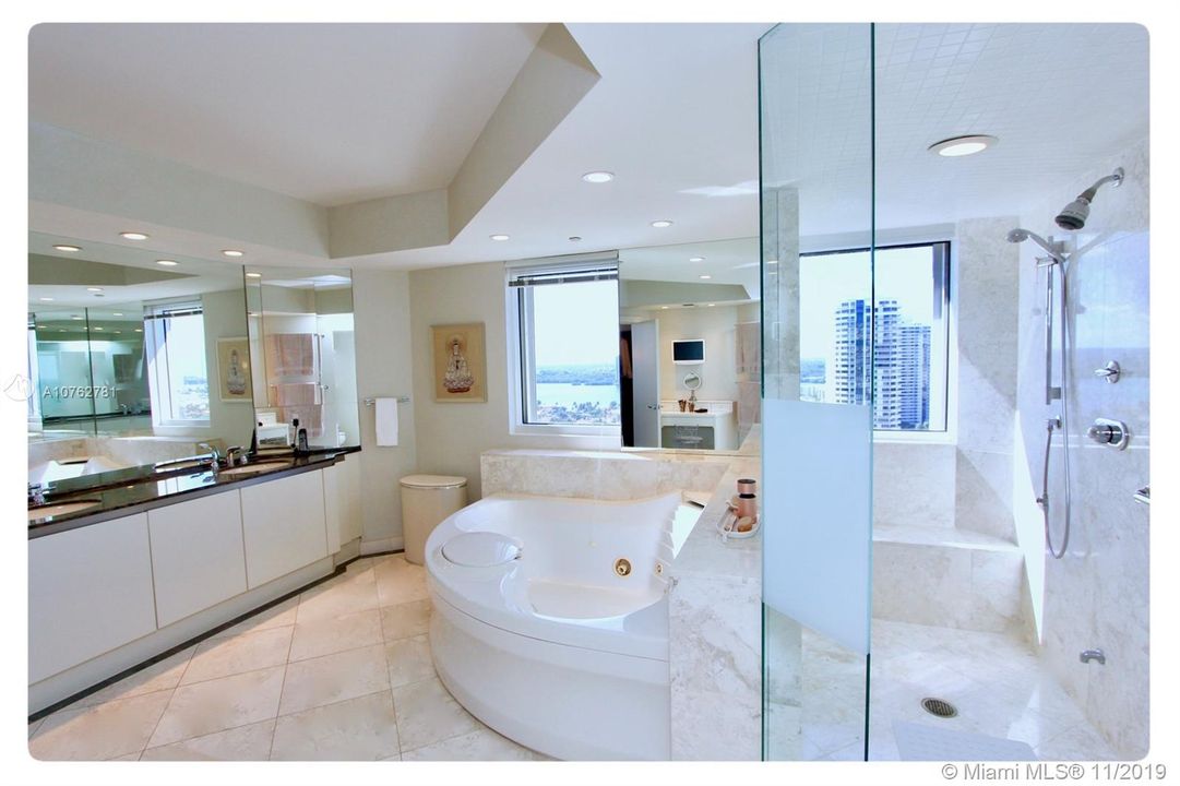 Recently Sold: $1,295,000 (3 beds, 3 baths, 3200 Square Feet)