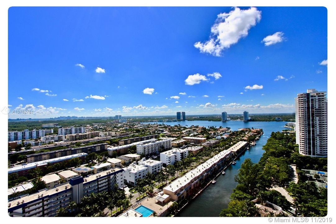 Recently Sold: $1,295,000 (3 beds, 3 baths, 3200 Square Feet)
