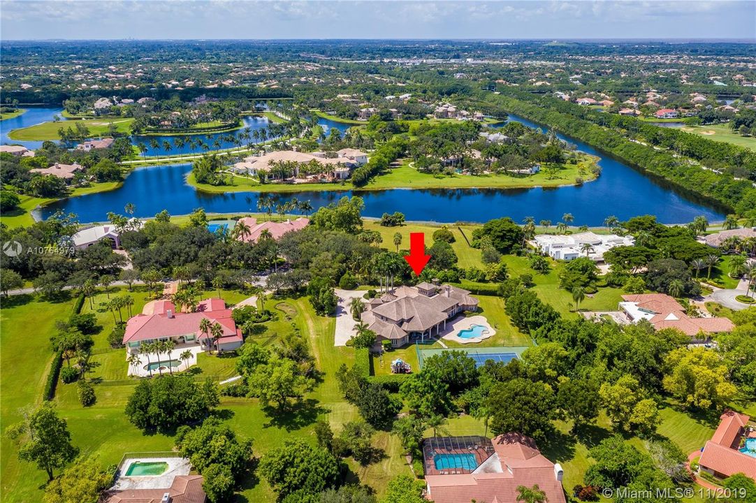 Vendido Recientemente: $1,750,000 (5 camas, 6 baños, 7488 Pies cuadrados)