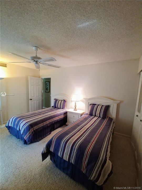 Large guest bedroom