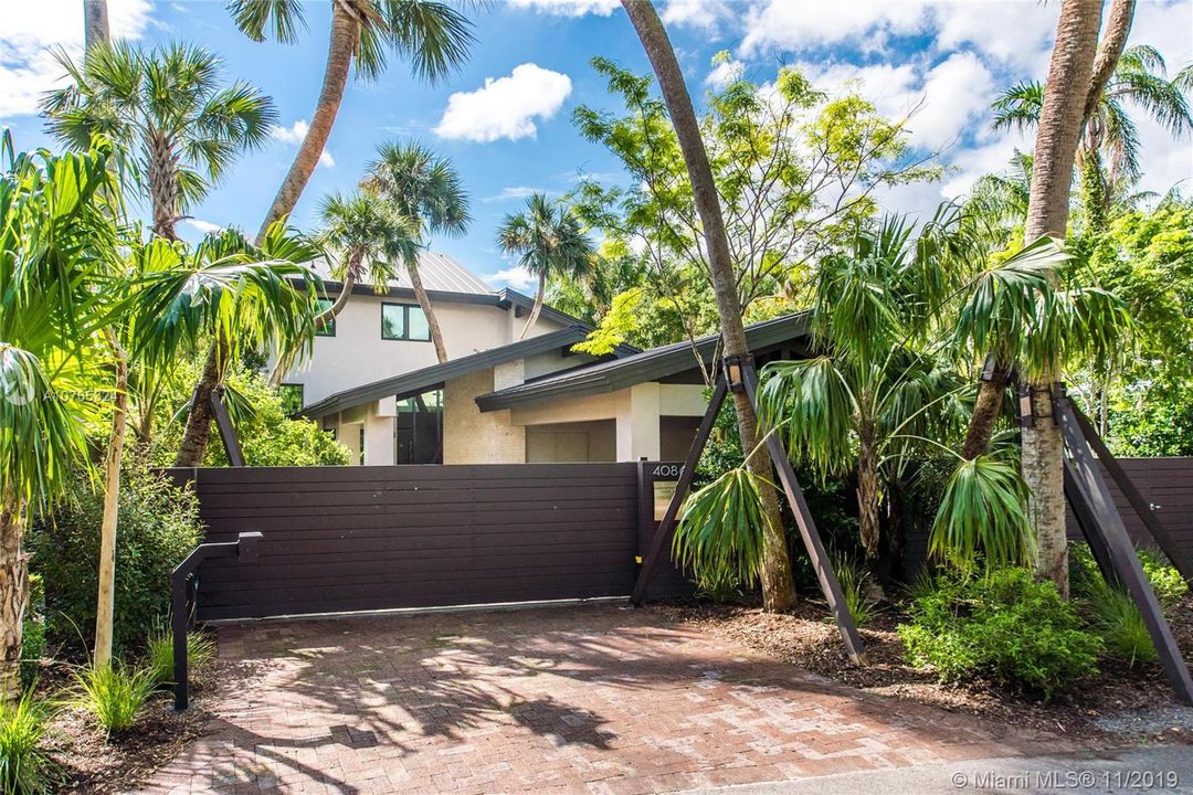 Recently Rented: $10,000 (3 beds, 3 baths, 3238 Square Feet)