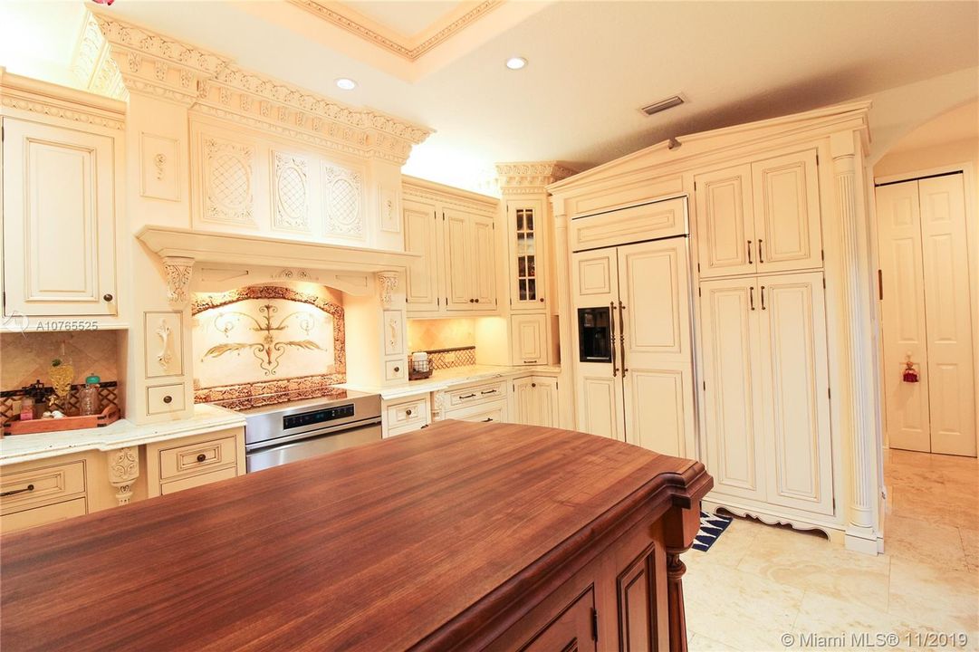Vendido Recientemente: $949,500 (5 camas, 4 baños, 3933 Pies cuadrados)
