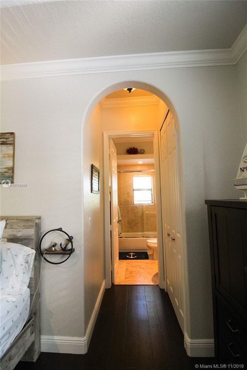 Vendido Recientemente: $949,500 (5 camas, 4 baños, 3933 Pies cuadrados)