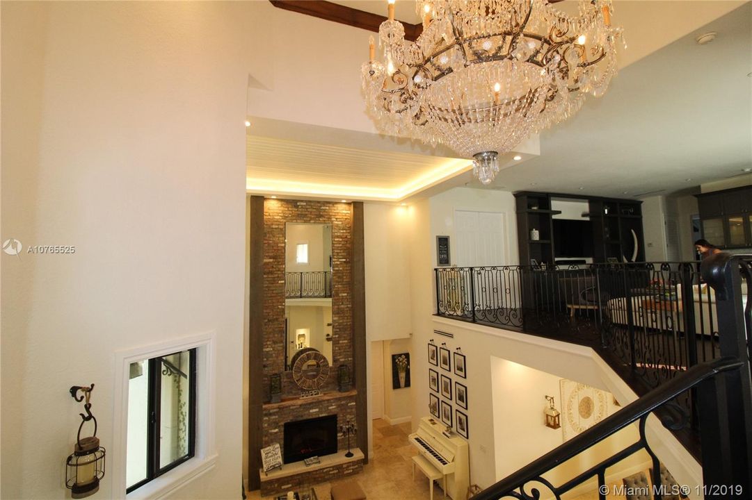 Vendido Recientemente: $949,500 (5 camas, 4 baños, 3933 Pies cuadrados)