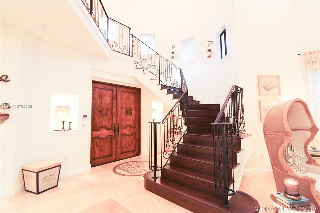 Vendido Recientemente: $949,500 (5 camas, 4 baños, 3933 Pies cuadrados)
