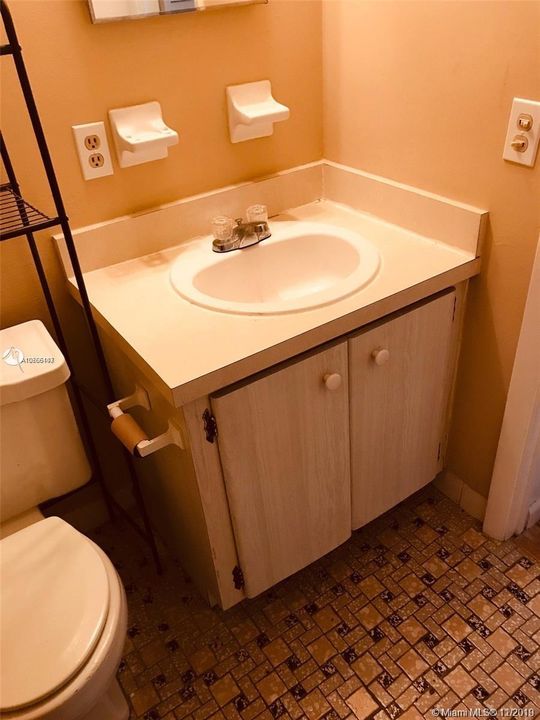 Recently Sold: $95,000 (1 beds, 1 baths, 650 Square Feet)