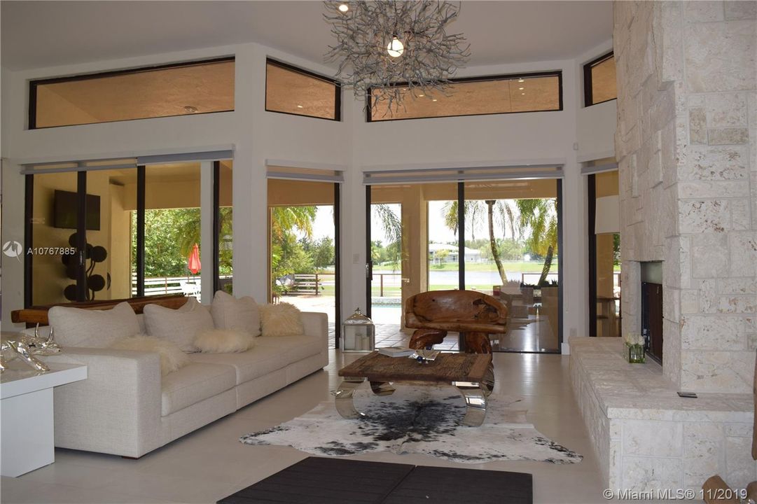 Recently Rented: $6,950 (4 beds, 3 baths, 3329 Square Feet)