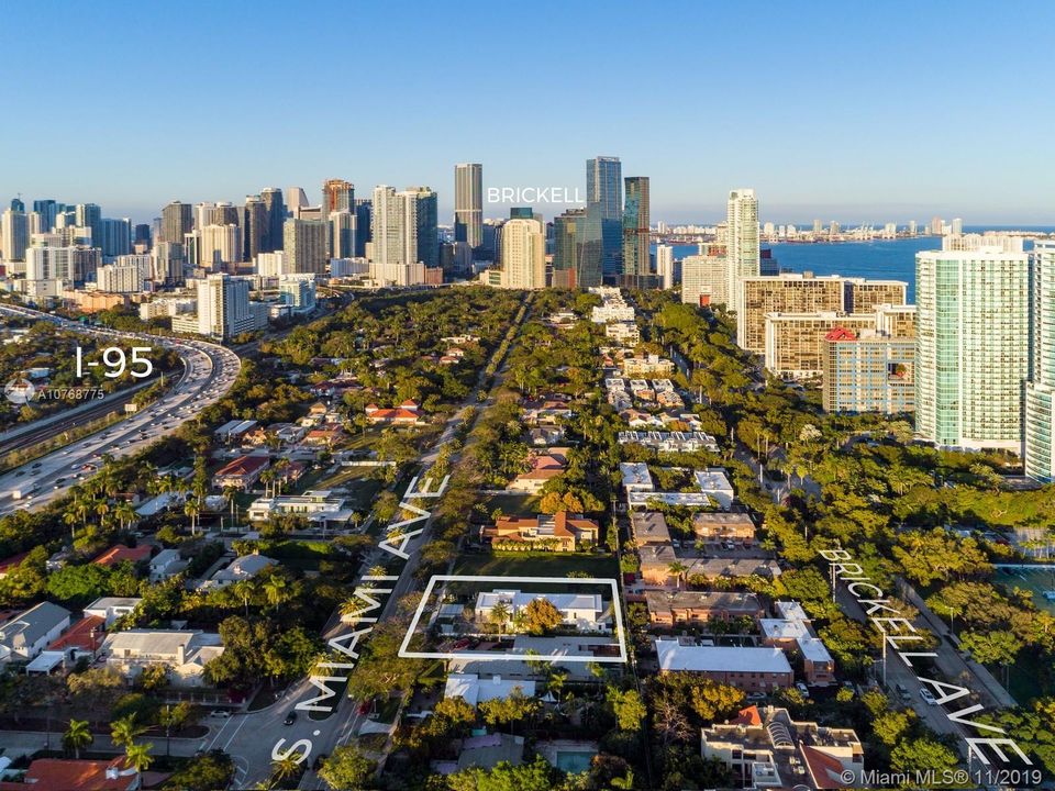 Recently Sold: $4,650,000 (5 beds, 6 baths, 5305 Square Feet)