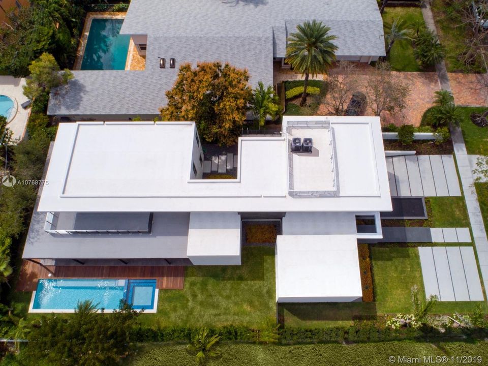 Recently Sold: $4,650,000 (5 beds, 6 baths, 5305 Square Feet)