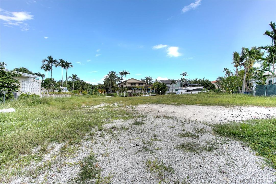 Recently Sold: $2,800,000 (13,600 sqft)