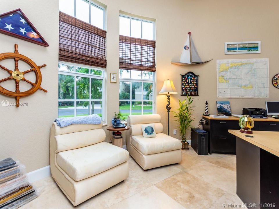 Vendido Recientemente: $585,000 (5 camas, 5 baños, 3867 Pies cuadrados)