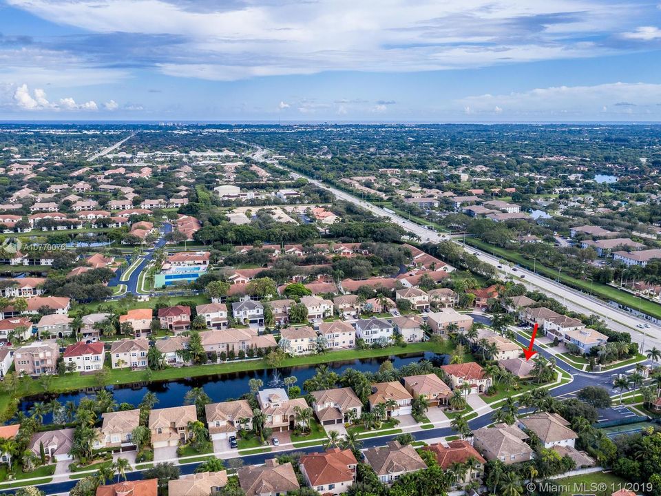 Vendido Recientemente: $585,000 (5 camas, 5 baños, 3867 Pies cuadrados)