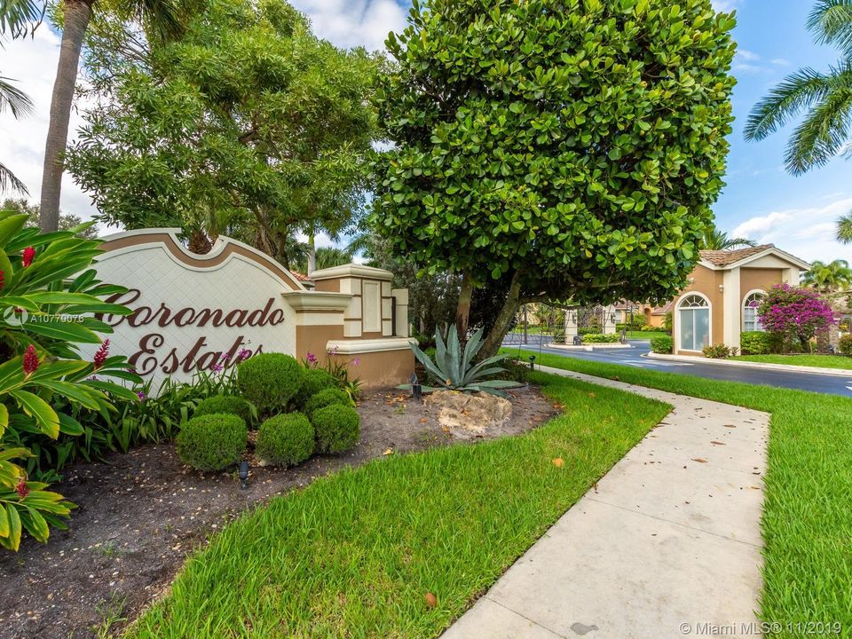 Vendido Recientemente: $585,000 (5 camas, 5 baños, 3867 Pies cuadrados)