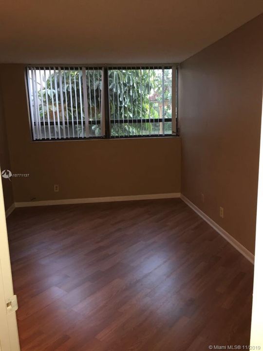 Recently Sold: $80,000 (1 beds, 1 baths, 775 Square Feet)