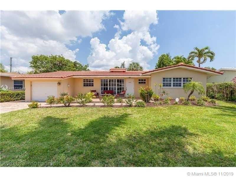 Recently Sold: $650,000 (3 beds, 3 baths, 1769 Square Feet)