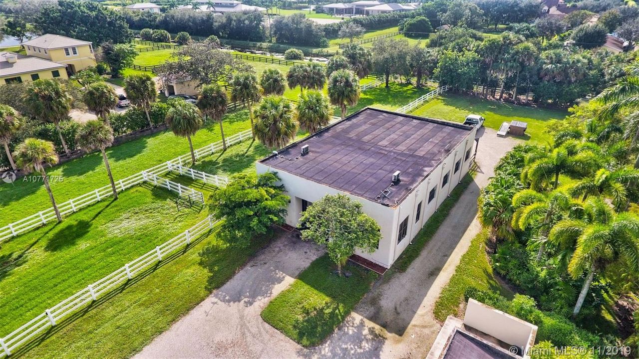 Recently Sold: $2,750,000 (4 beds, 4 baths, 3223 Square Feet)