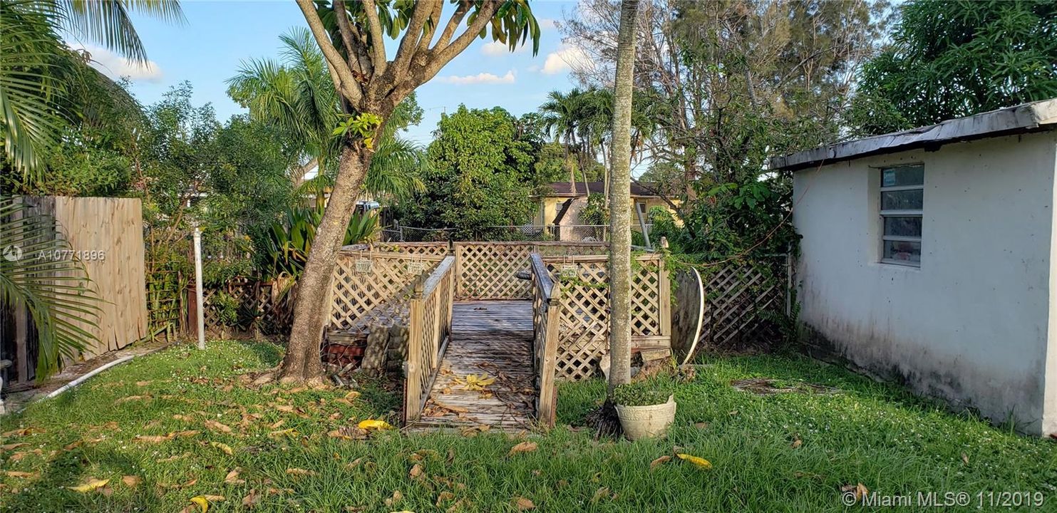 Recently Sold: $339,900 (4 beds, 2 baths, 1644 Square Feet)