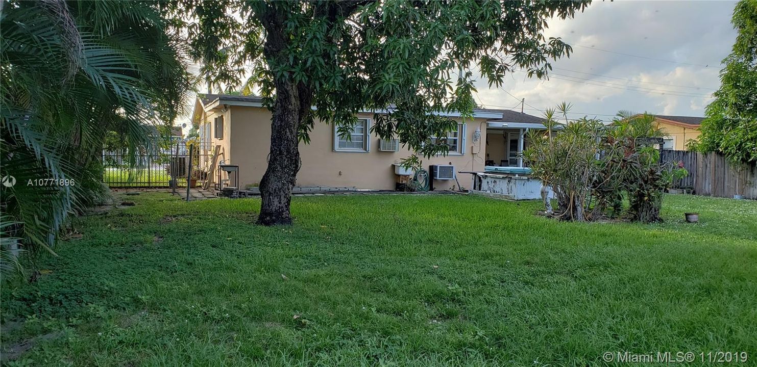 Recently Sold: $339,900 (4 beds, 2 baths, 1644 Square Feet)