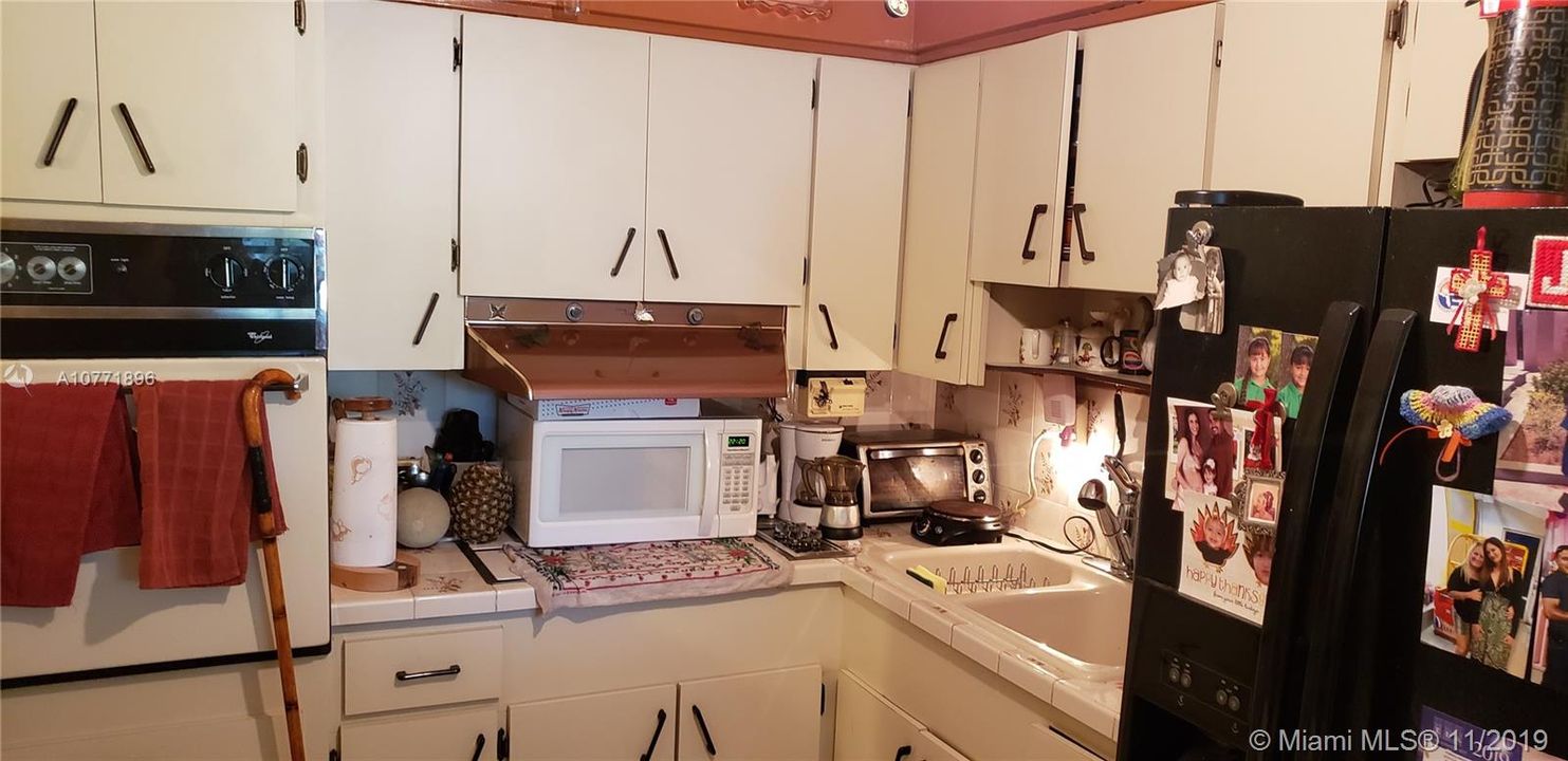 Recently Sold: $339,900 (4 beds, 2 baths, 1644 Square Feet)
