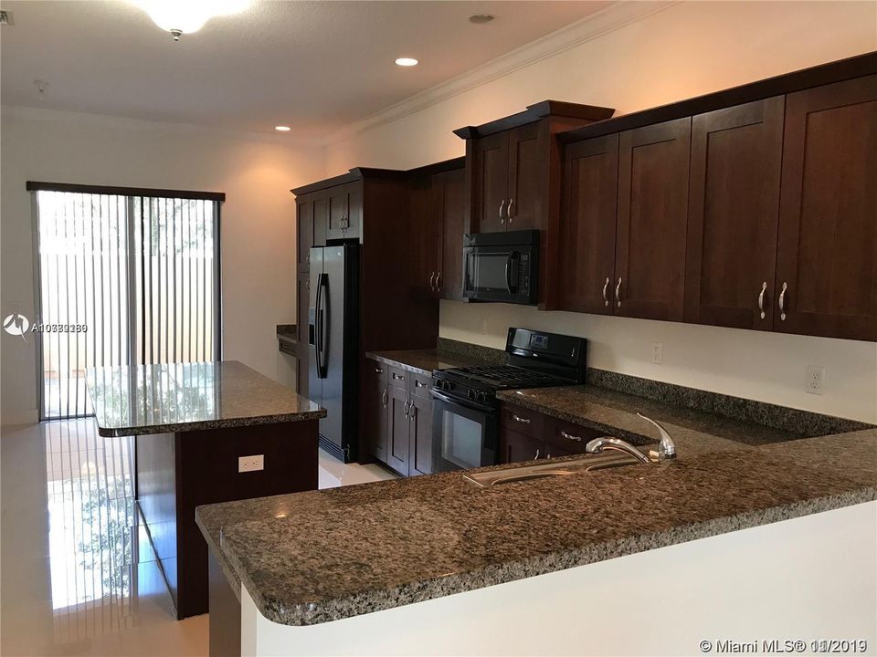 Recently Rented: $3,200 (3 beds, 3 baths, 2907 Square Feet)