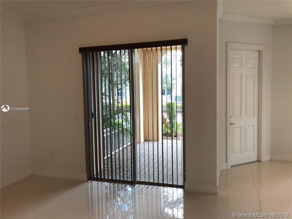 Recently Rented: $3,200 (3 beds, 3 baths, 2907 Square Feet)