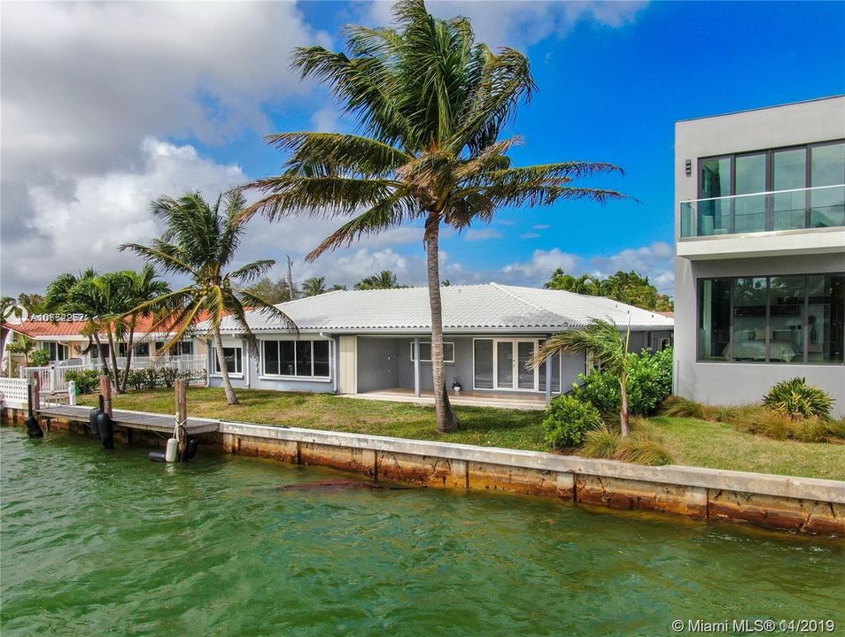 Vendido Recientemente: $1,199,000 (4 camas, 3 baños, 2846 Pies cuadrados)