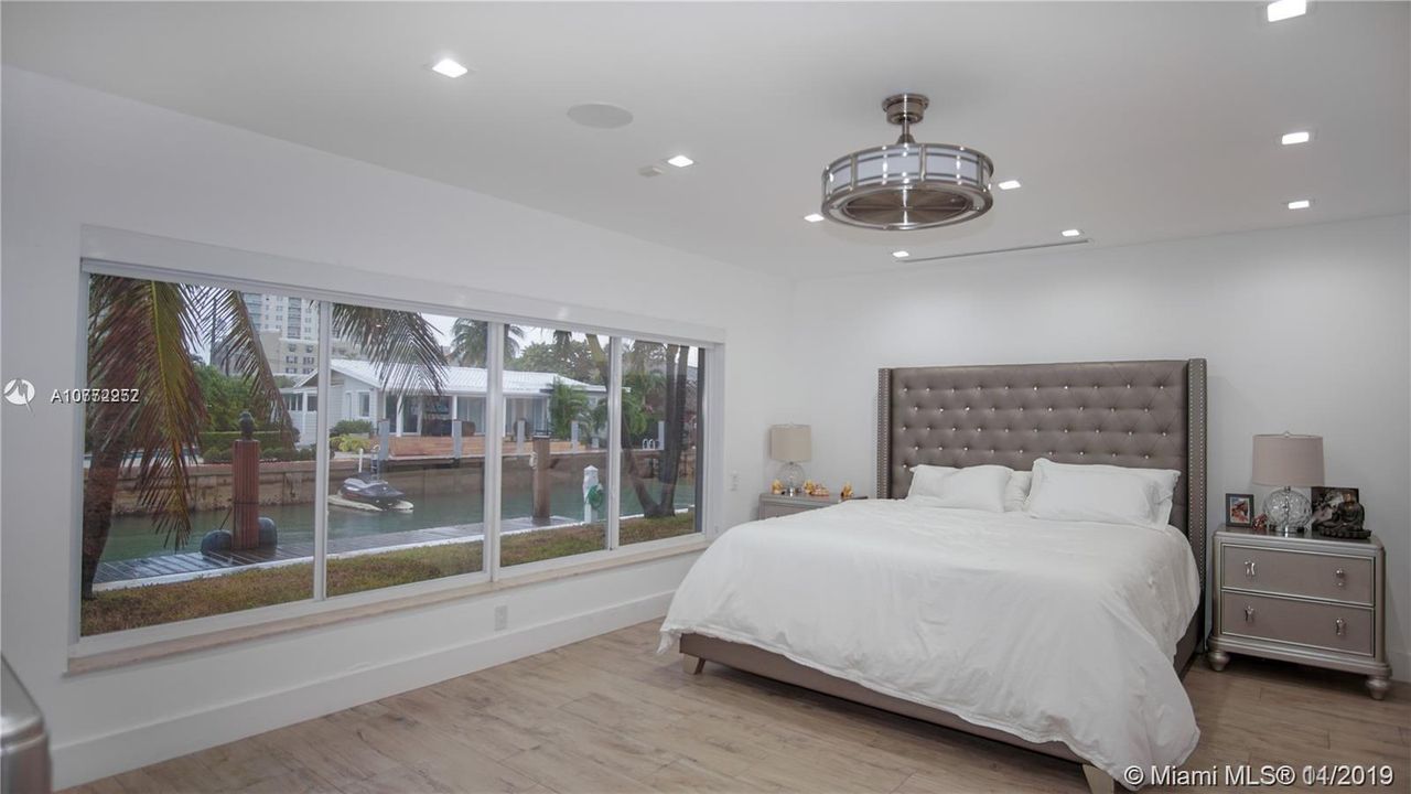Vendido Recientemente: $1,199,000 (4 camas, 3 baños, 2846 Pies cuadrados)