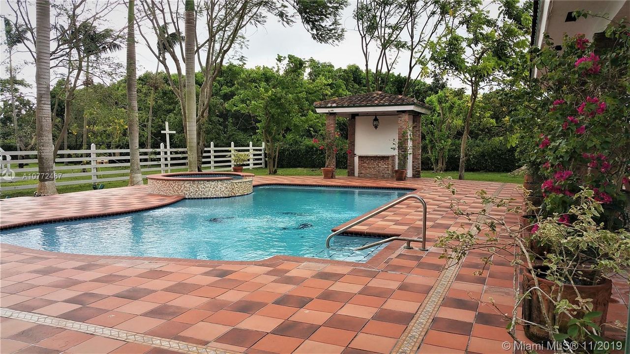 Recientemente alquilado: $1,650 (2 camas, 1 baños, 3020 Pies cuadrados)