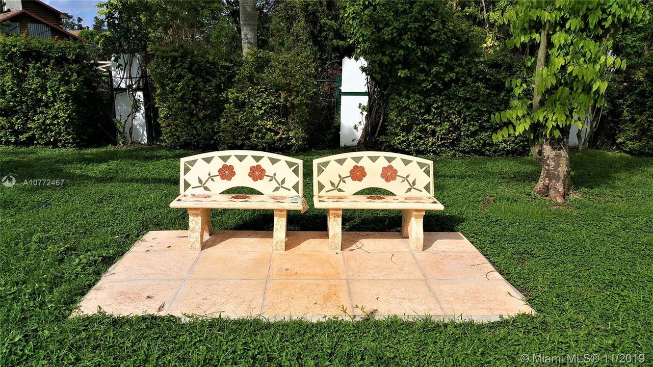 Recientemente alquilado: $1,650 (2 camas, 1 baños, 3020 Pies cuadrados)
