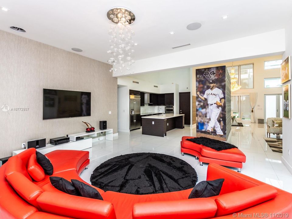 Vendido Recientemente: $1,250,000 (5 camas, 6 baños, 3638 Pies cuadrados)