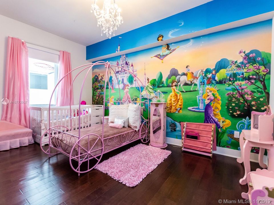 Vendido Recientemente: $1,250,000 (5 camas, 6 baños, 3638 Pies cuadrados)