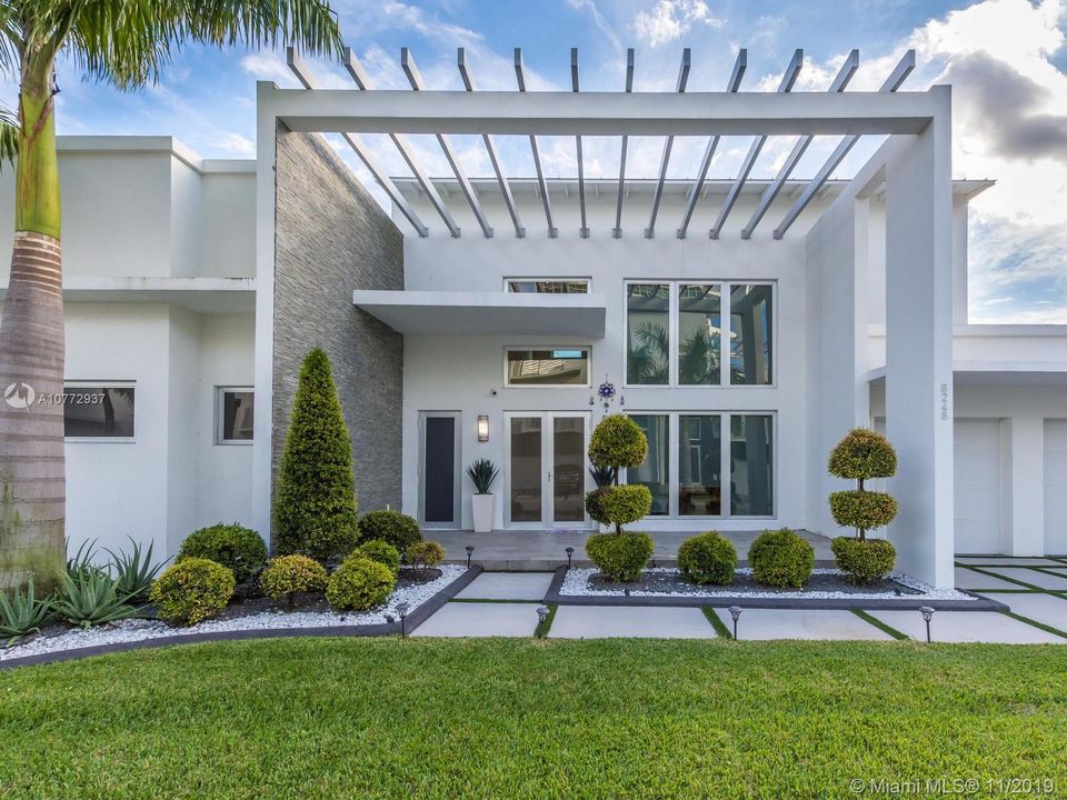 Vendido Recientemente: $1,250,000 (5 camas, 6 baños, 3638 Pies cuadrados)
