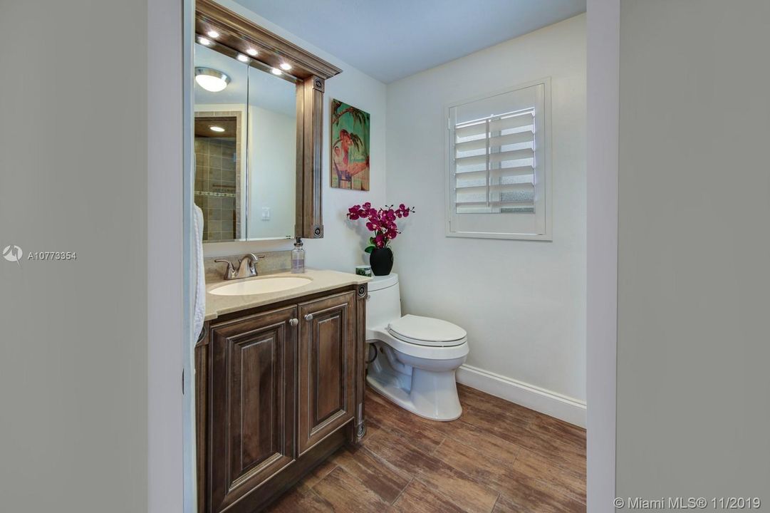 Recently Sold: $869,000 (4 beds, 3 baths, 2324 Square Feet)