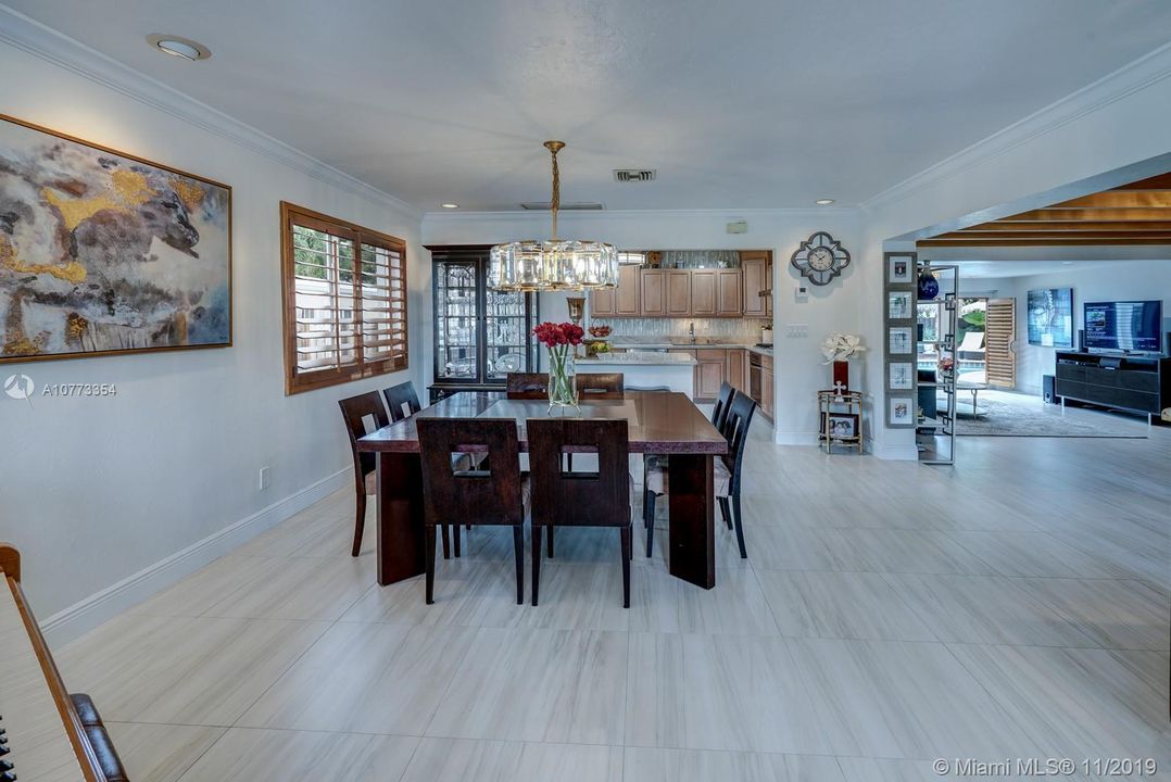 Recently Sold: $869,000 (4 beds, 3 baths, 2324 Square Feet)